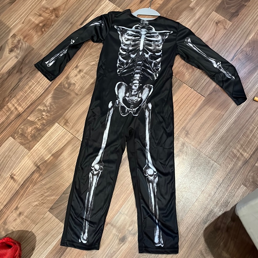 Kids Skeleton costume size 5-7